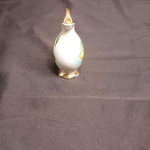 Vintage Ucagco Ceramics Japan miniature pitcher - Picture 5 of 9